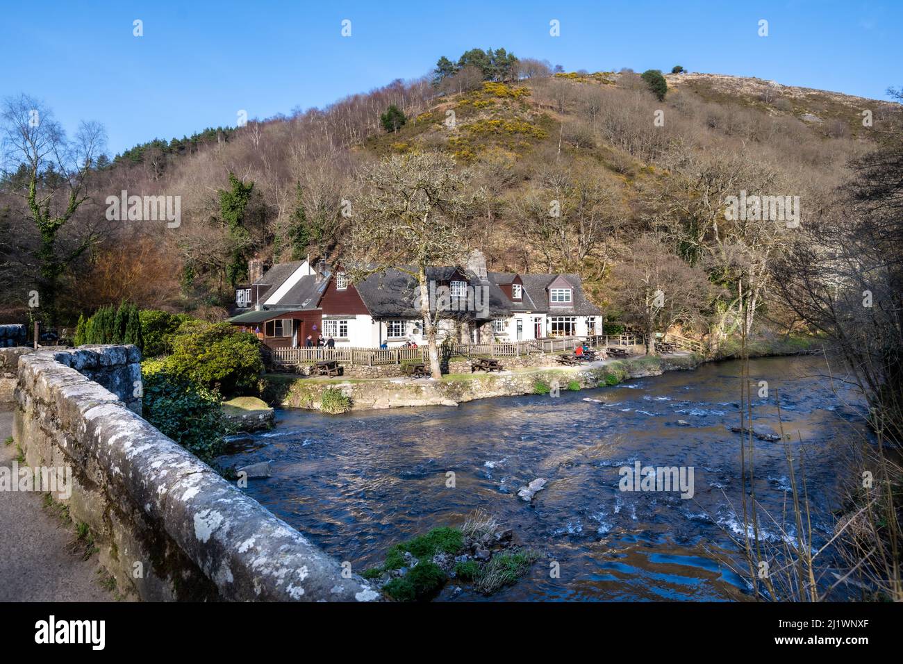 Riverside Pub. Fingle Bridge Inn, Dartmoor, Devon, Großbritannien Stockfoto