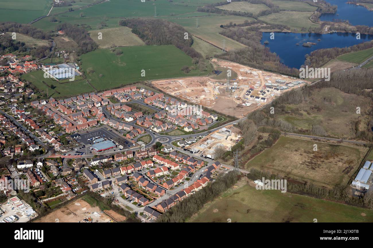 Luftaufnahme einer neuen Wohnsiedlung, die das nördliche Ende von Knaresborough, North Yorkshire, ausdehnt Stockfoto
