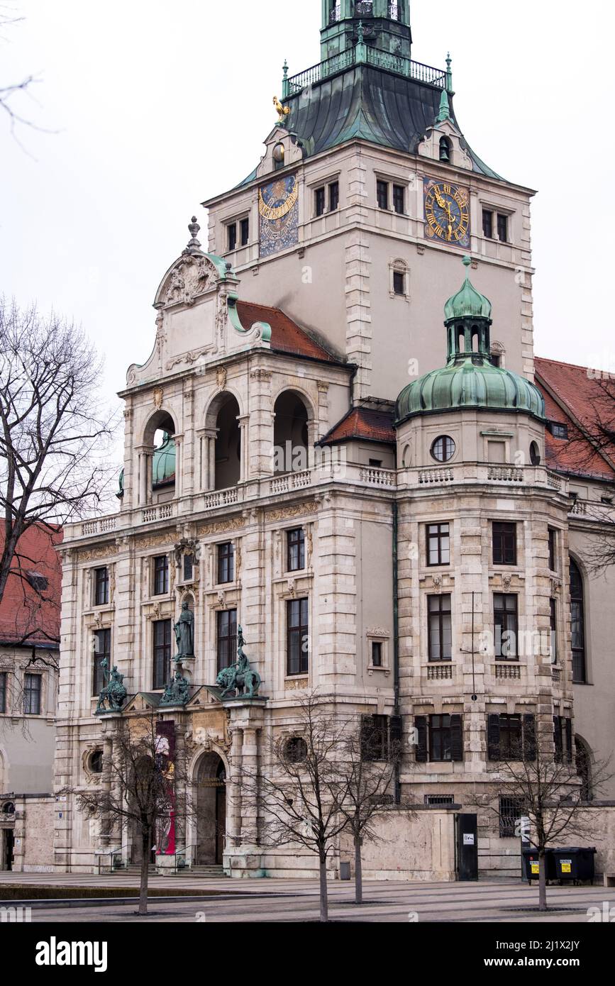 München, Deutschland - Dezember 20,2021 : berühmtes Bayerisches Nationalmuseum in München. Stockfoto