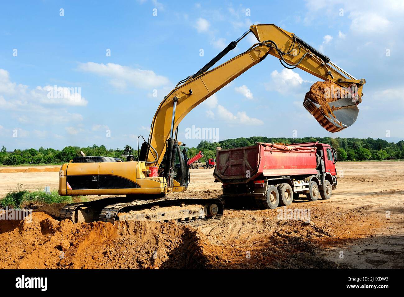 Erde, Erdbau, Bagger, Schaufel, Layer, Ausbau, Bergbau, Schwerindustrie, Arbeit, Job, Gelände, Ausgrabungen, Beladung, Transport, Gewicht, Sicherheit, Stockfoto