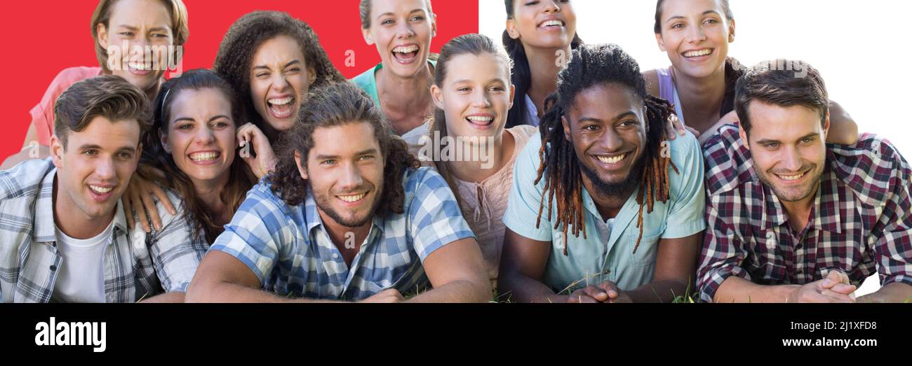 Gruppe von verschiedenen Menschen lächeln vor rot und weiß zweifarbigen Hintergrund Stockfoto