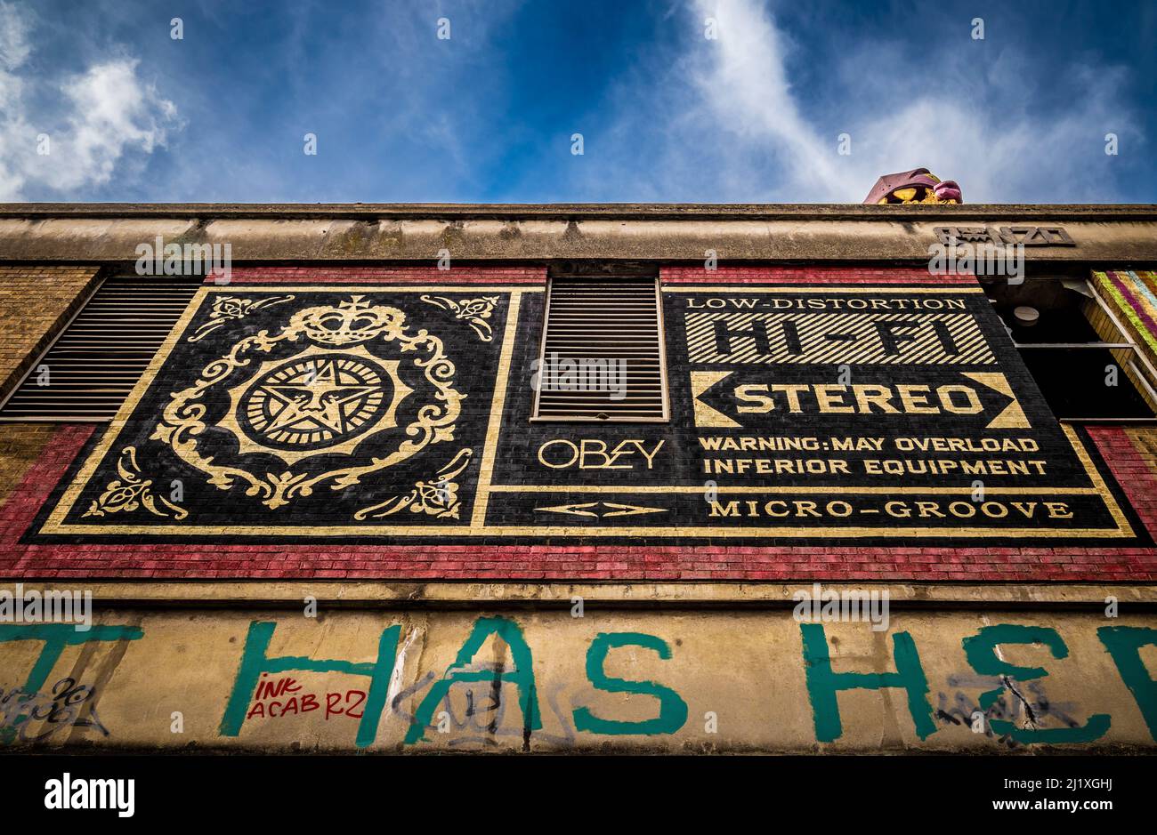Wandbild von Shepard Fairey auf einer Außenwand in der Grey Eagle Street, Spitalfields. London Stockfoto
