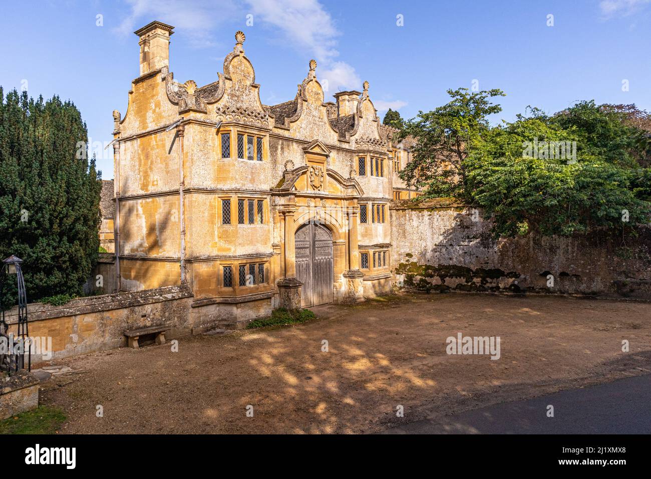 Das jacobean Cotswold Steingatehaus zum Stanway House, Stanway, Gloucestershire, England, Großbritannien Stockfoto