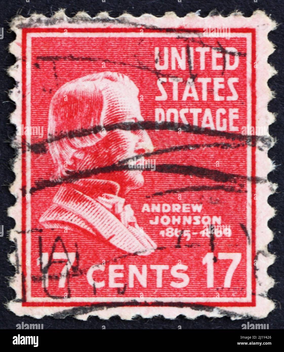 VEREINIGTE STAATEN von AMERIKA - UM 1938: Eine in den Vereinigten Staaten von Amerika gedruckte Briefmarke zeigt Andrew Johnson, 17. Präsident der USA 1865-1869, um 19 Stockfoto