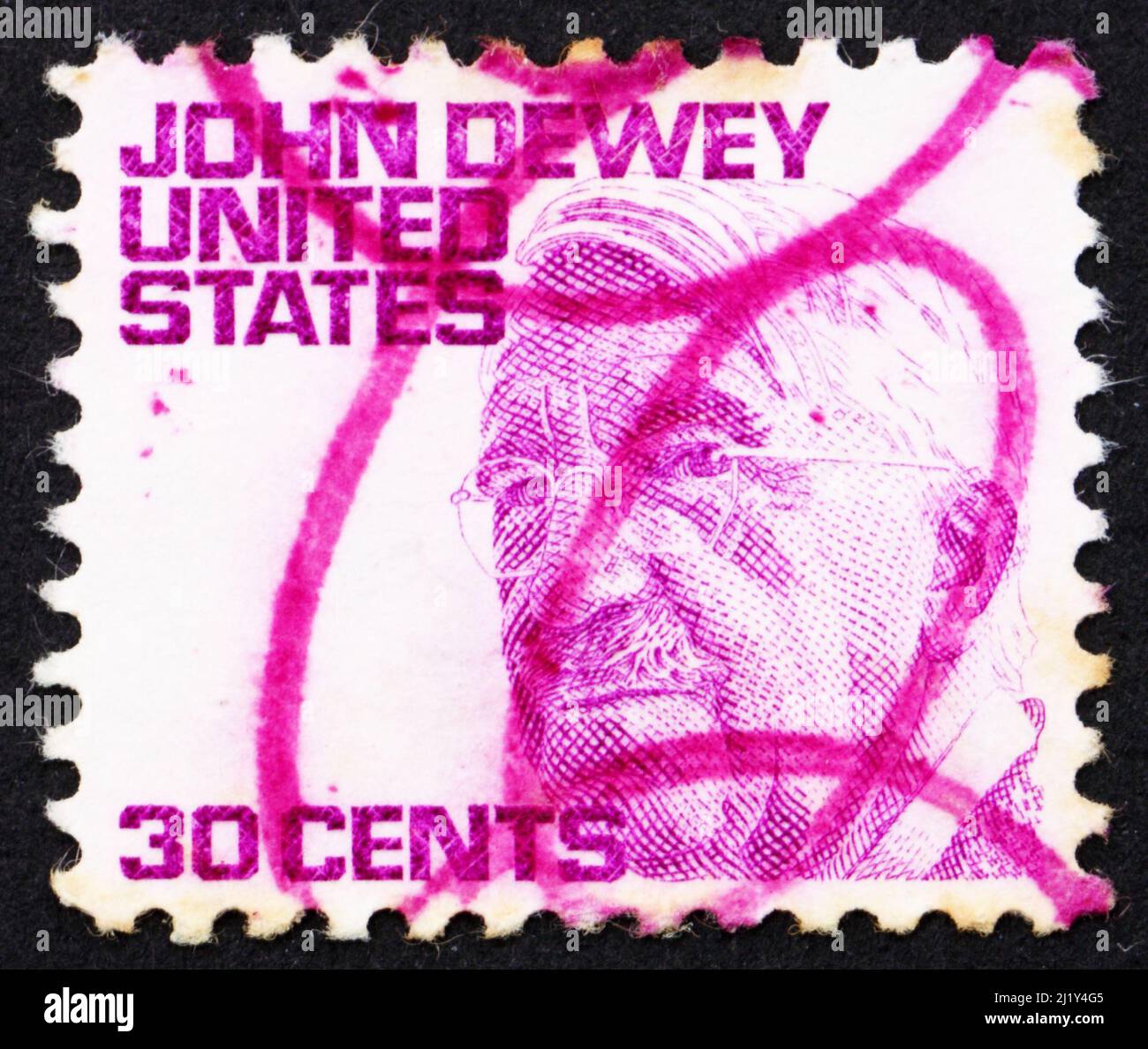 VEREINIGTE STAATEN von AMERIKA - UM 1968: Eine in den Vereinigten Staaten von Amerika gedruckte Briefmarke zeigt John Dewey, Philosoph, Psychologe und Bildungsreferat Stockfoto