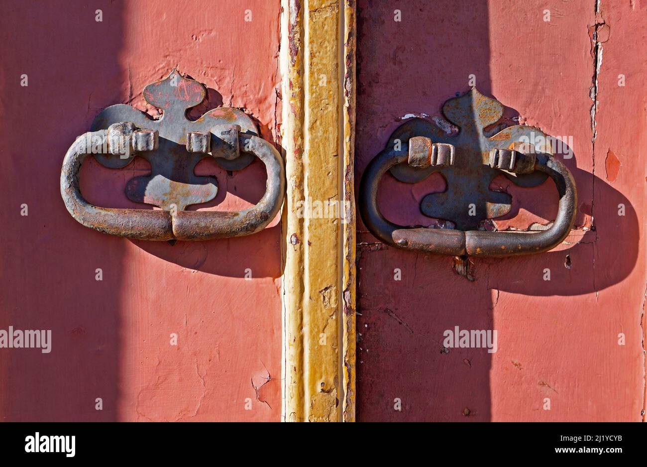 Altes barockes Türdetail, Ouro Preto, Minas Gerais, Brasilien Stockfoto