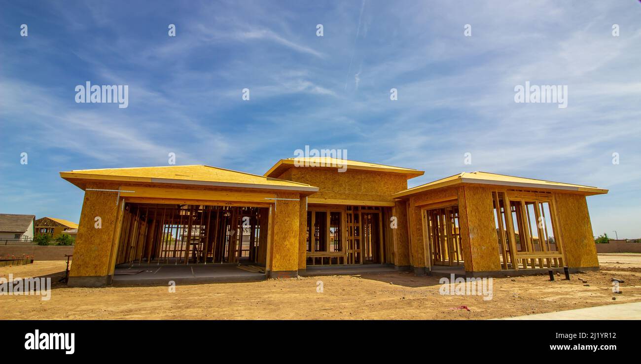 Neues Haus Wird In Housing Subdivision Gebaut Stockfoto