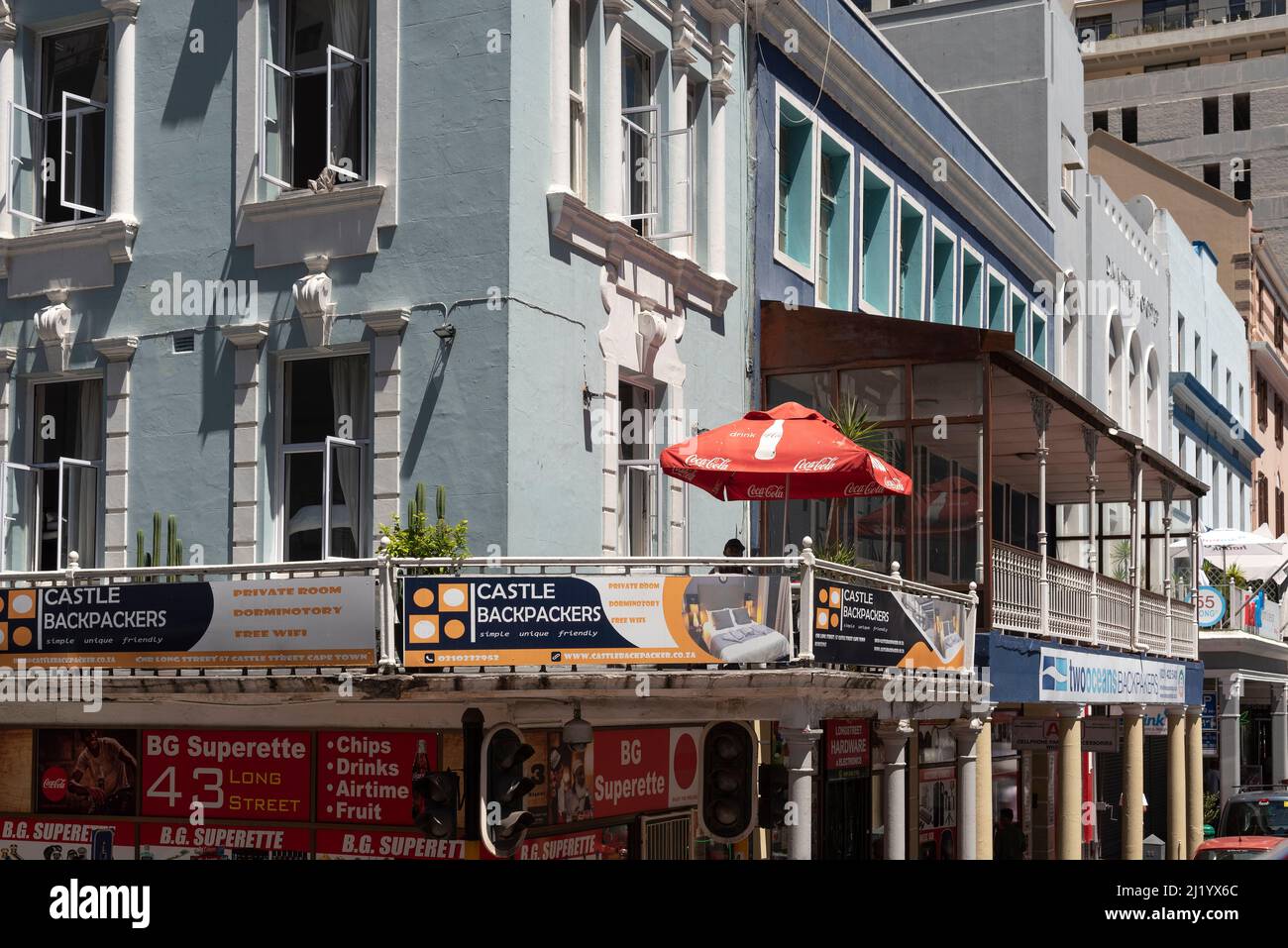 Kapstadt, Südafrika. 2022. Backpackers Unterkunft Gebäude im Zentrum von Kapstadt. Stockfoto