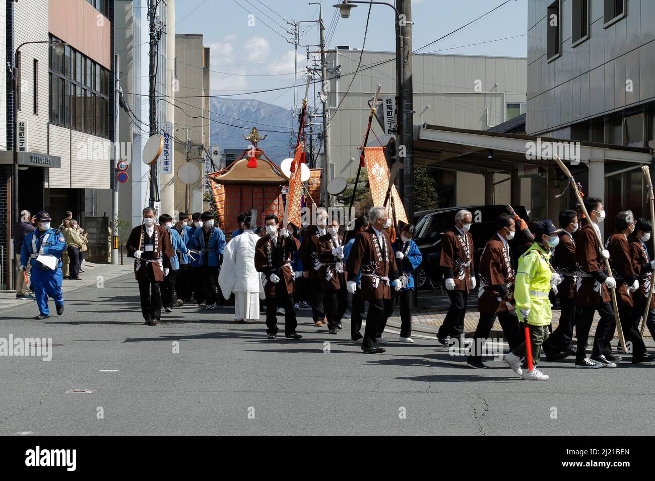 iida, nagano, japan, 2022/24/03 , die religiöse Prozession, die den