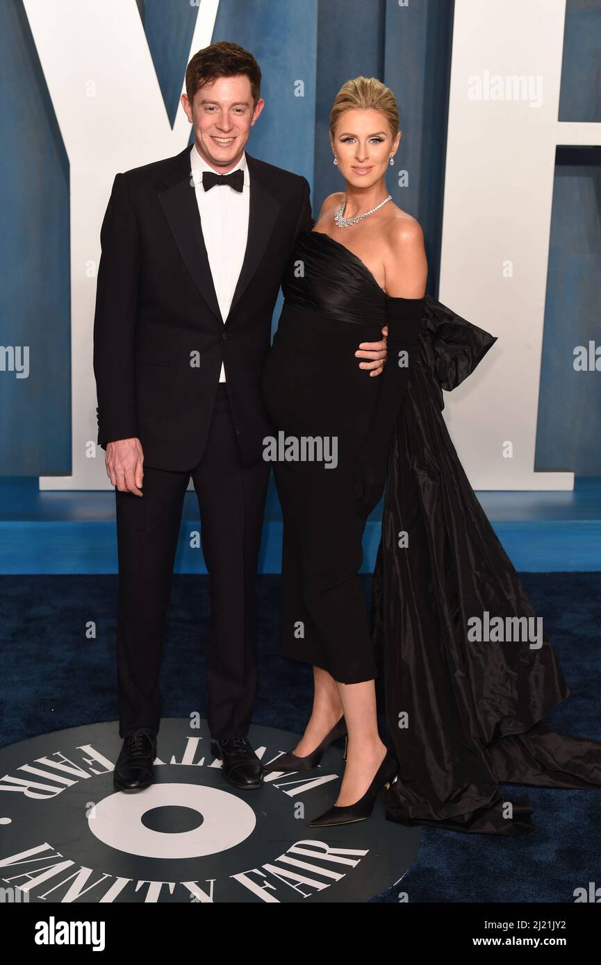 27.. März 2022, Los Angeles, USA. James Rothschild und Nicky Hilton Rothschild nehmen an der Vanity Fair Oscar Party 2022, Wallis Annenberg Center for the Performing Arts, Los Angeles, Teil. Quelle: Doug Peters/EMPICS/Alamy Live News Stockfoto