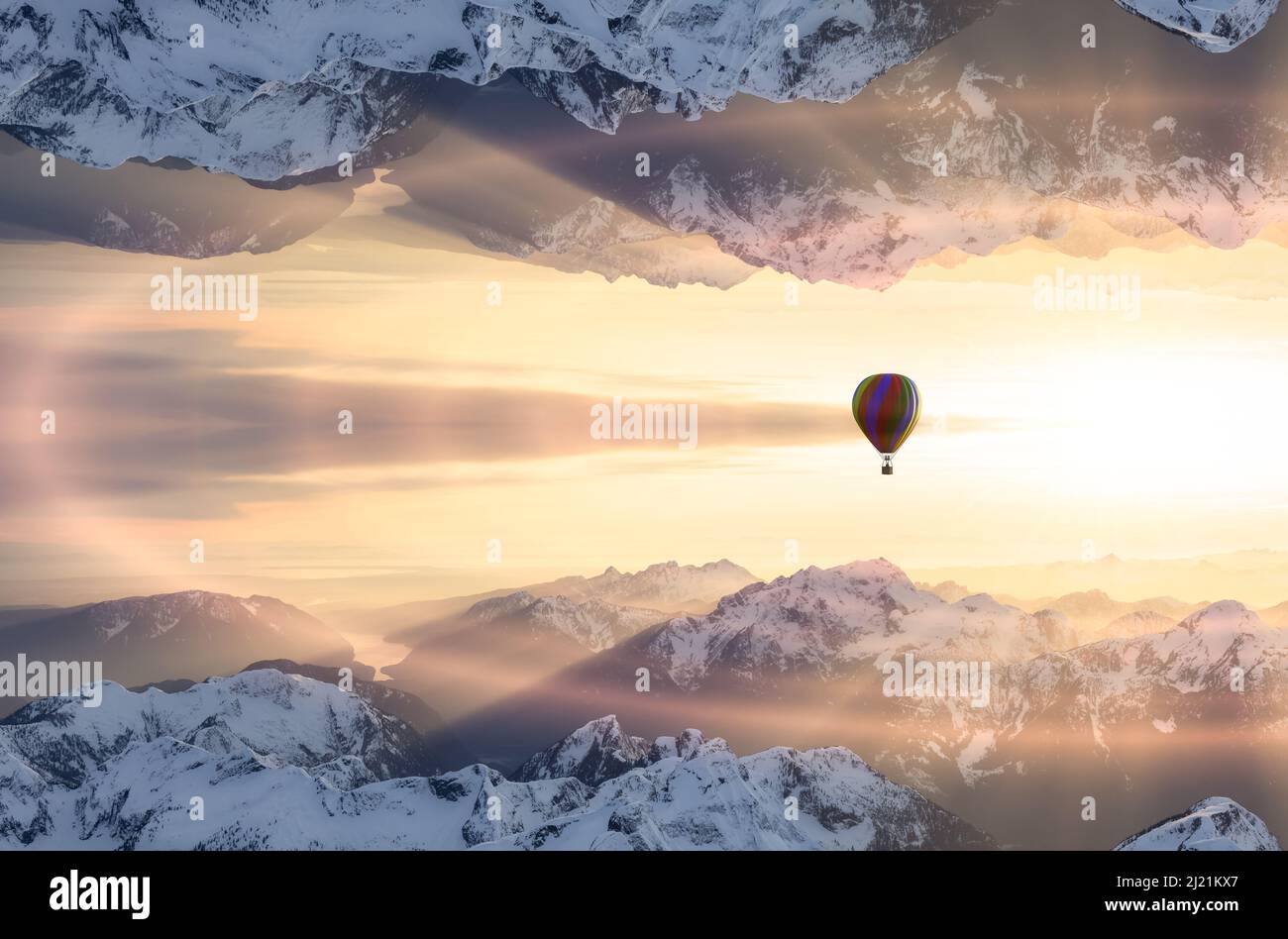 Magische Fantasie-Luftlandschaft mit einer gespiegelten Bergwelt. Stockfoto