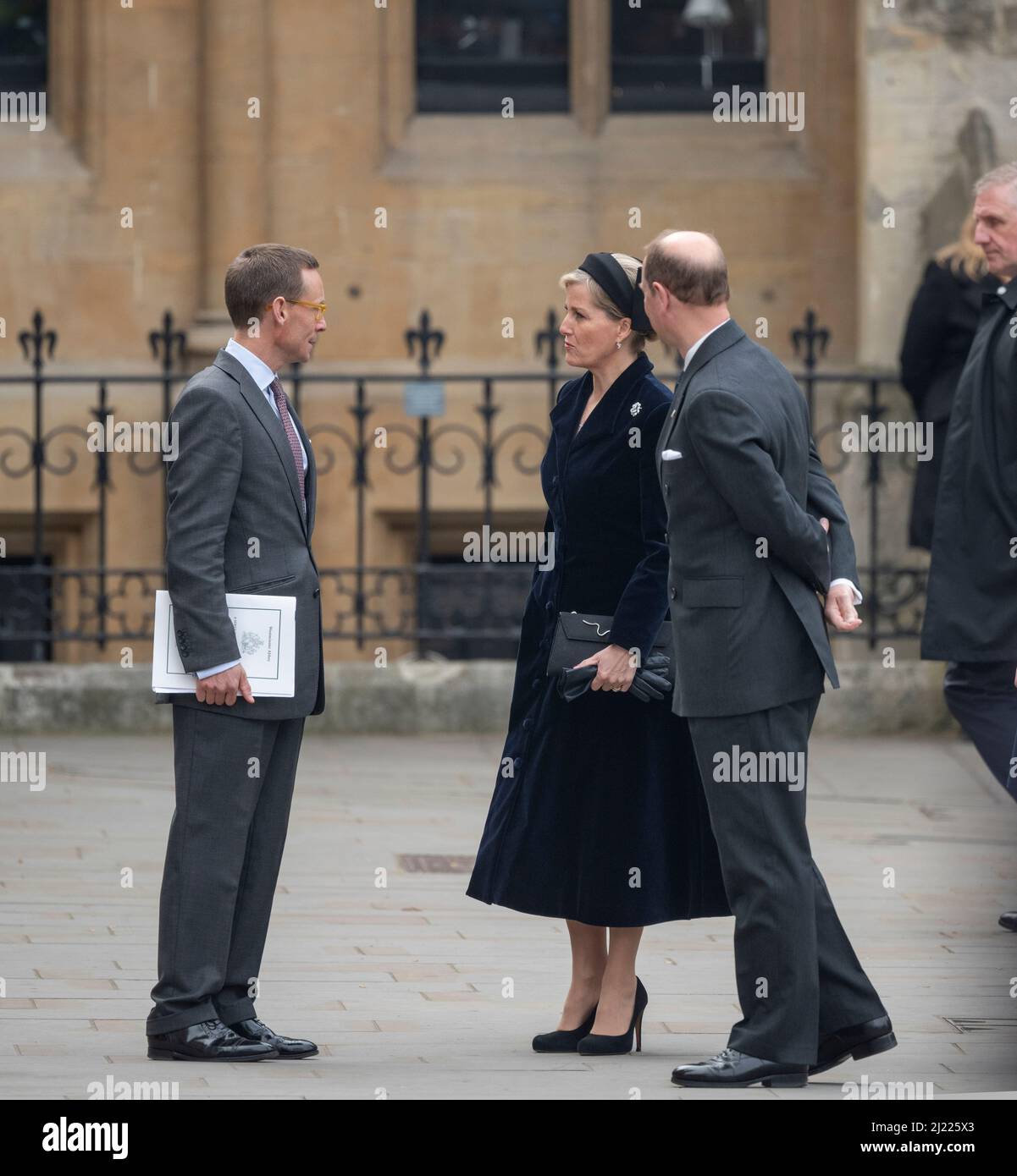 Westminster Abbey, London, Großbritannien. 29. März 2022. Gäste unter den 1800 Anwesenden kommen zum Memorial Service für den Herzog von Edinburgh. Bild: Prinz Edward, Graf von Wessex und Sophie, Gräfin von Wessex, kommen zum Gottesdienst. Quelle: Malcolm Park/Alamy Live News. Stockfoto