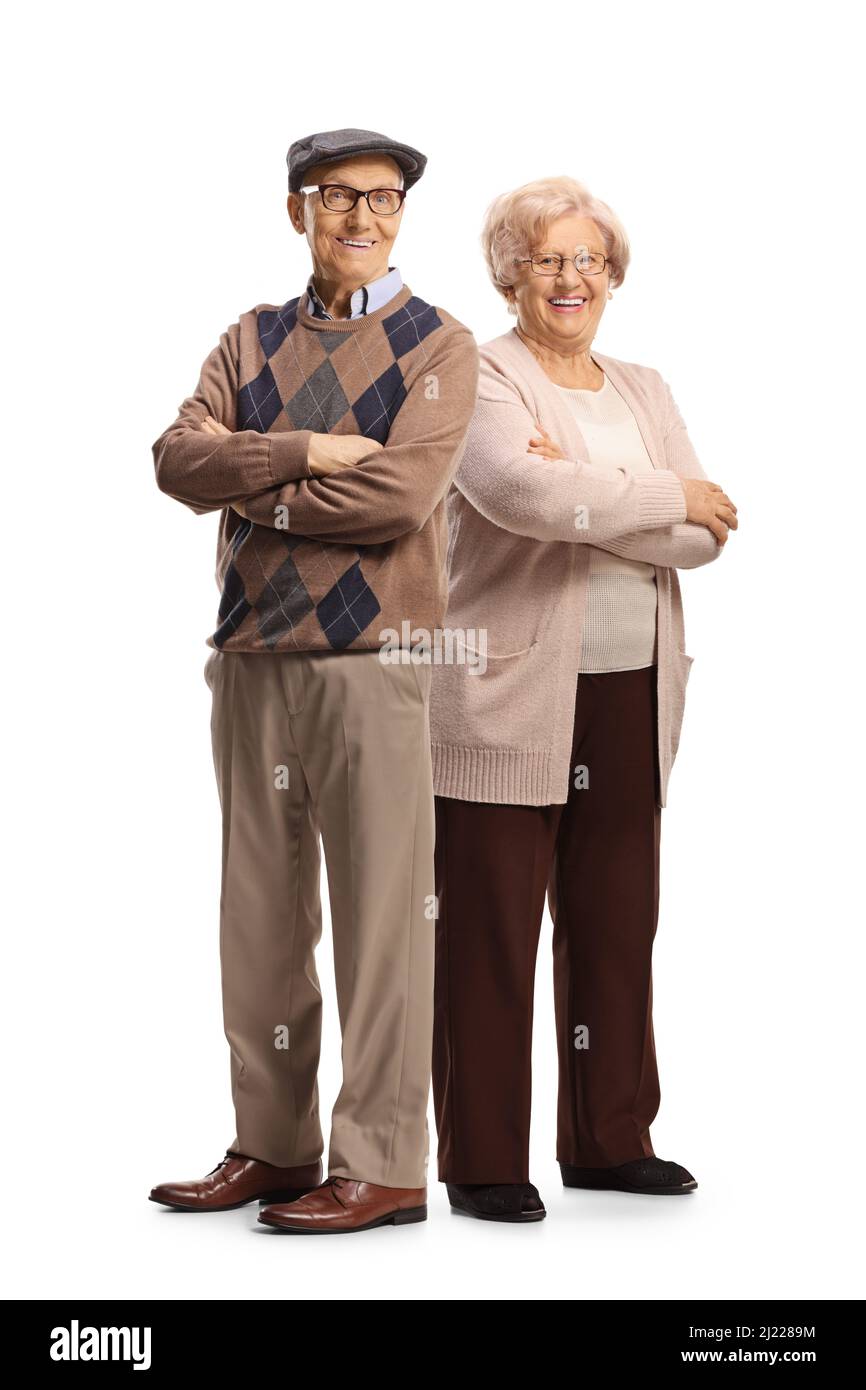 Lächelnder, lässiger älterer Mann und Frau, die mit gekreuzten Armen auf weißem Hintergrund posieren Stockfoto