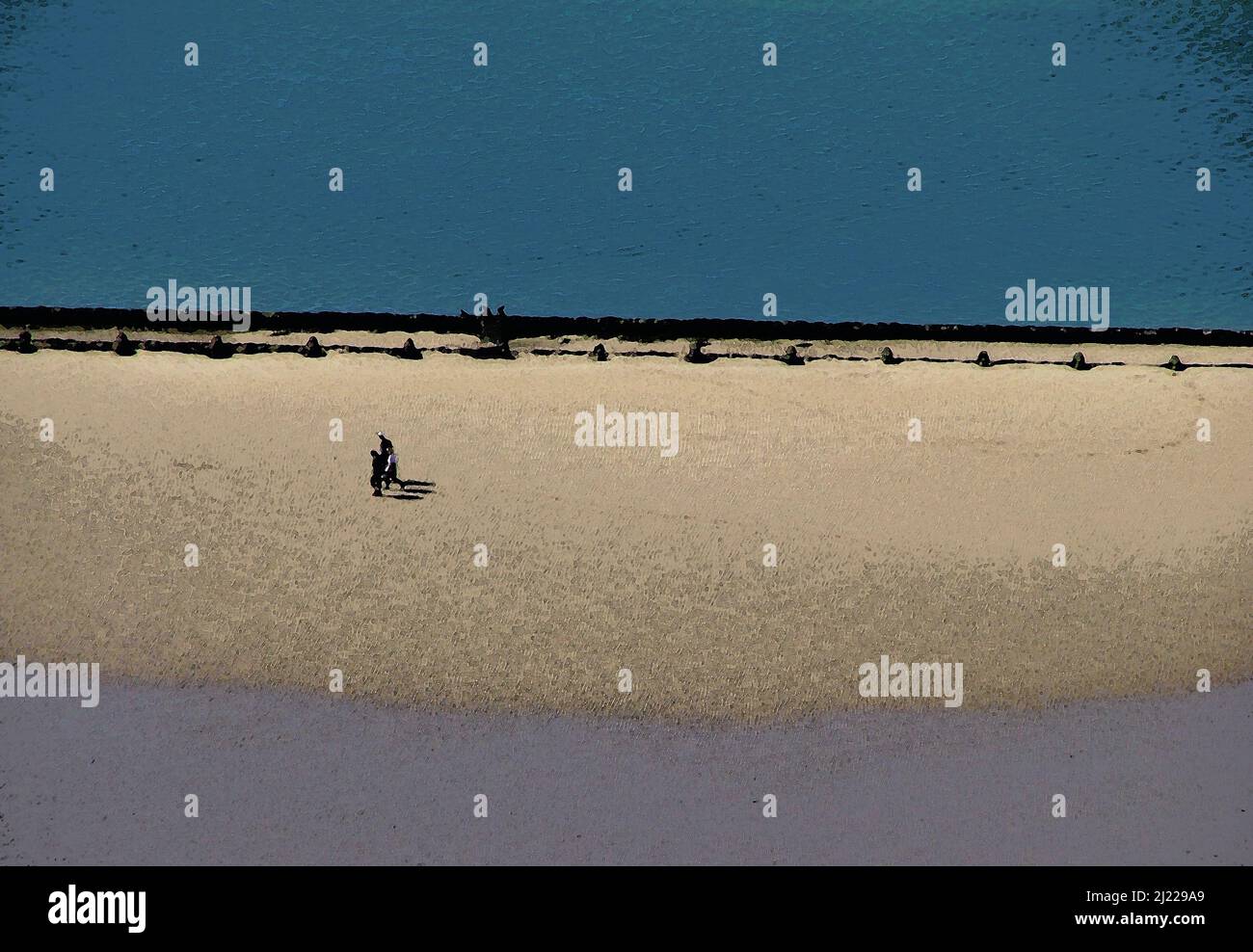 Digitale Multimedia-Kunstwerke Illustration einer Familie, die am Strand entlang geht Bild inspiriert von der North Shore, Llandudno, Nordwales, Hauptstrand Stockfoto