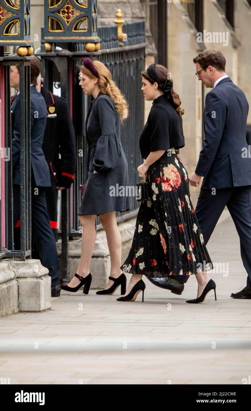 Prinzessin Eugenie von York und Herr Jack Brooksbank, Prinzessin Beatrice von York und Edoardo Mapelli Mozzi kommen am 29. März 2022 in der Westminster Abbey in Londen an, um am Erntedankfest für das Leben von S.H. Prinz Philip, Herzog von Edinburgh, teilzunehmen Foto: Albert Nieboer/Niederlande OUT/Point de Vue OUT Stockfoto