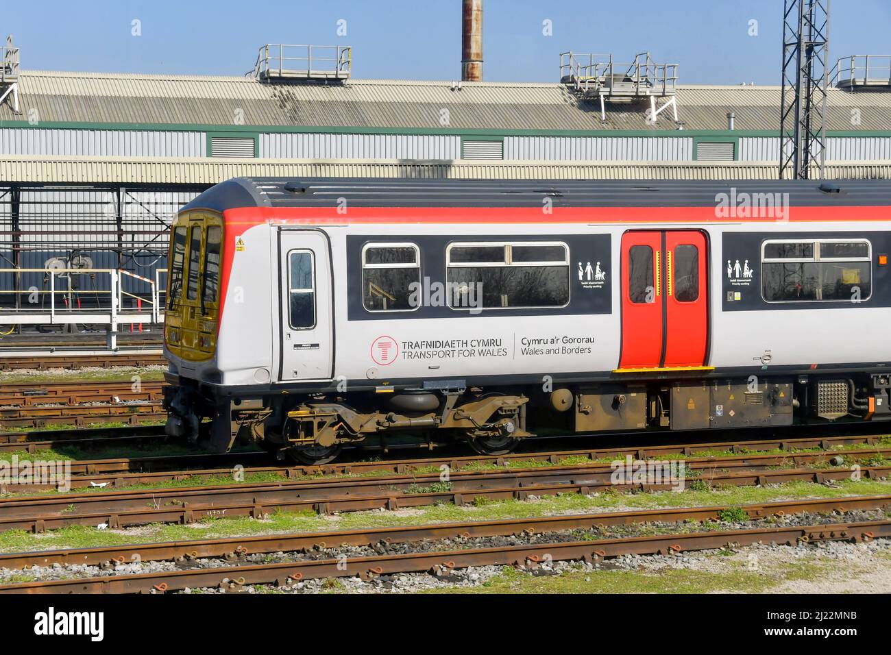Cardiff, Wales - März 2022: Diesel-Pendlerzug von Transport for Wales Stockfoto