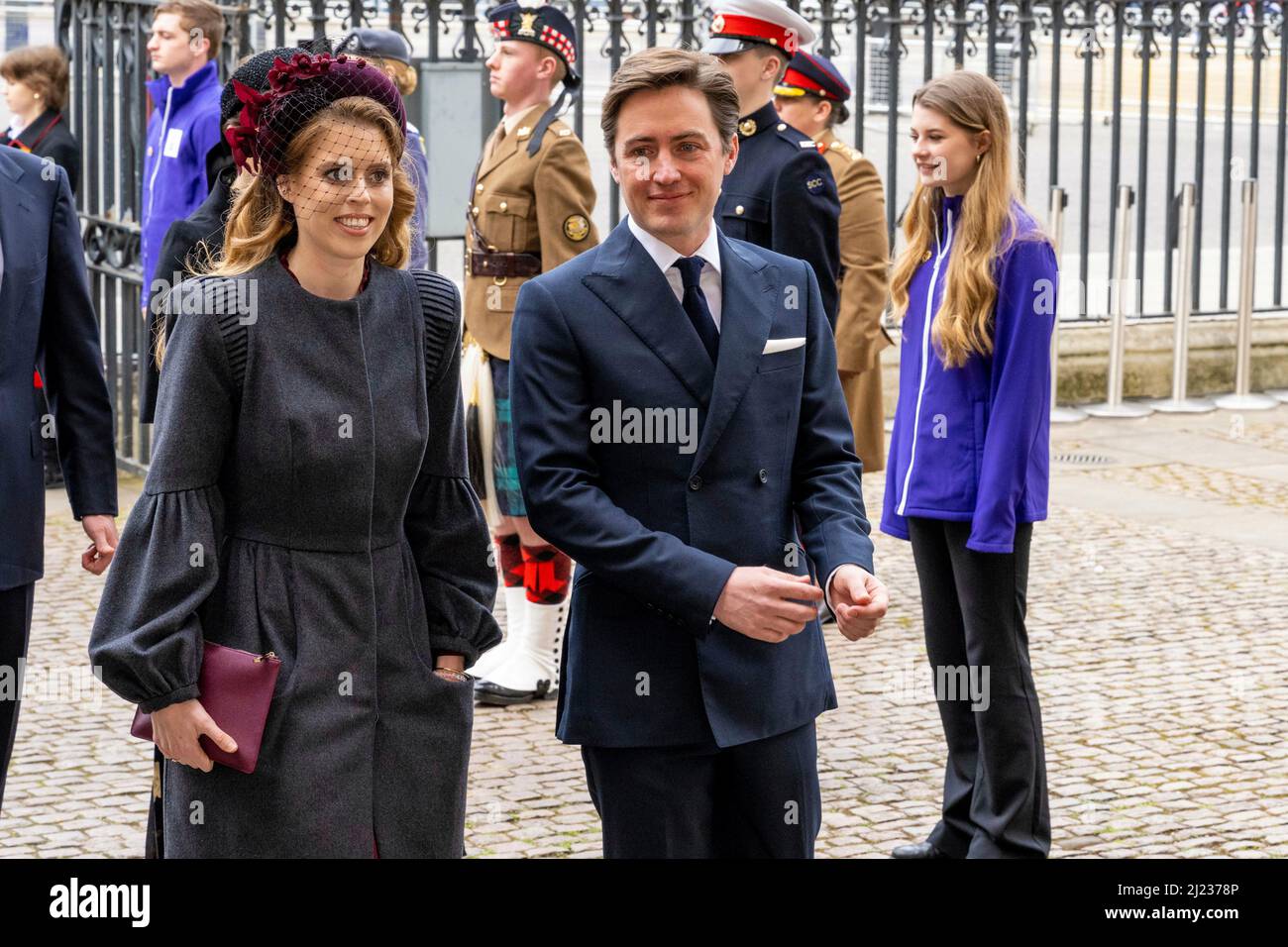 London, Großbritannien, 29. März 2022, Prinzessin Beatrice von York und Edoardo Mapelli Mozzi treffen am 29. März 2022 in der Westminster Abbey in London ein, um am Erntedankfest für das Leben von S.H. Prinz Philip, Herzog von Edinburgh, teilzunehmen Foto: Albert Nieboer/Netherlands OUT/Point de Vue OUT Stockfoto