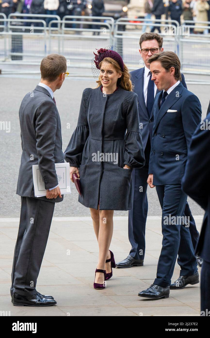 London, Großbritannien, 29. März 2022, Prinzessin Beatrice von York und Edoardo Mapelli Mozzi treffen am 29. März 2022 in der Westminster Abbey in London ein, um am Erntedankfest für das Leben von S.H. Prinz Philip, Herzog von Edinburgh, teilzunehmen Foto: Albert Nieboer/Netherlands OUT/Point de Vue OUT Stockfoto