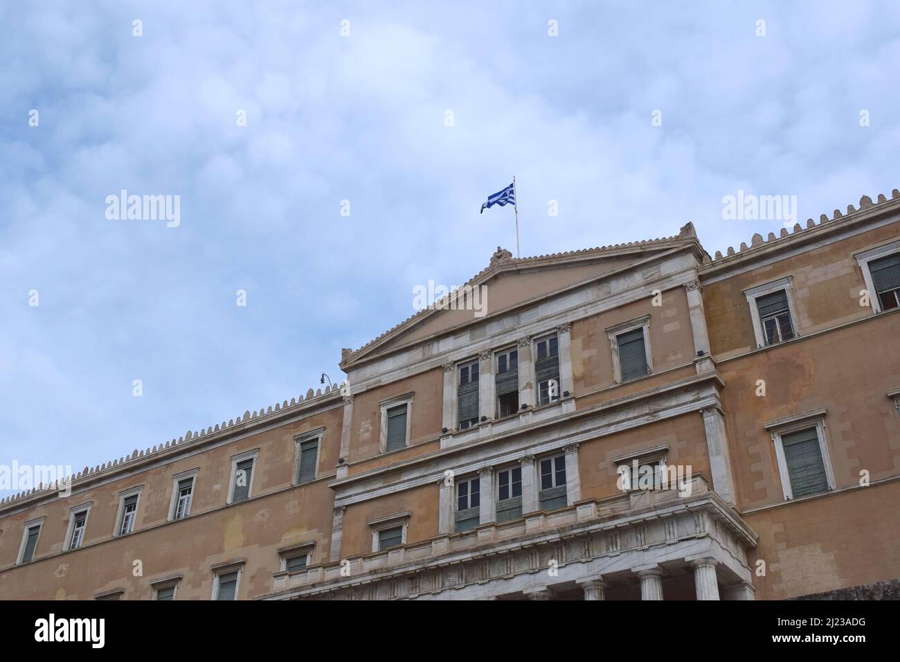 Blick auf das griechische Parlament auf dem Syntagma-Platz in Athen Stockfoto