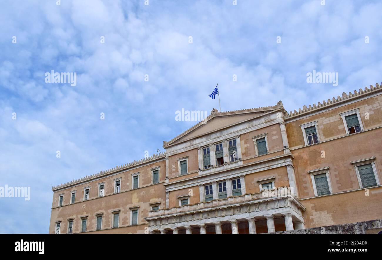 Blick auf das griechische Parlament auf dem Syntagma-Platz in Athen Stockfoto