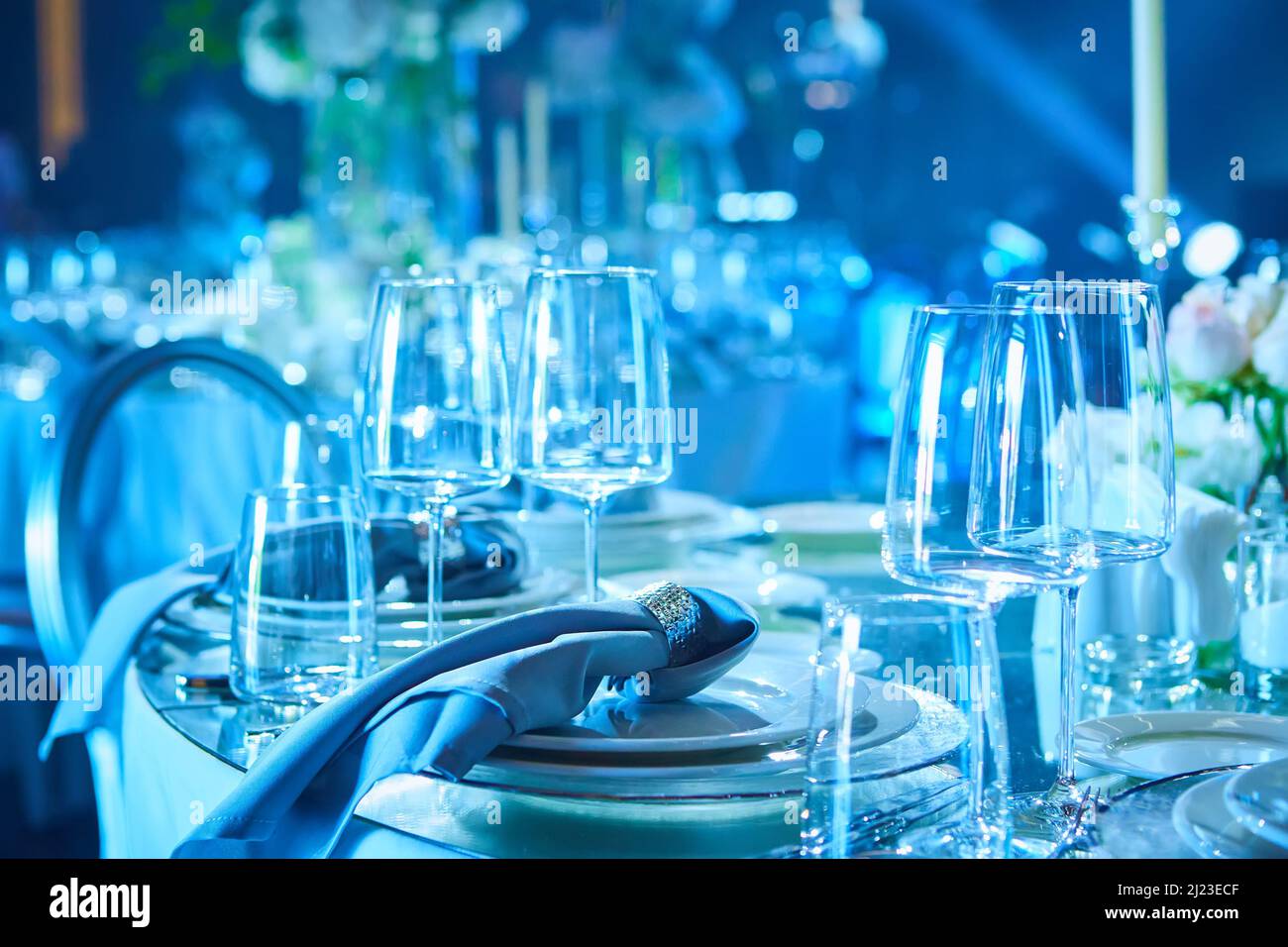 Tischset für Hochzeit oder anderen gesorgt Veranstaltung Abendessen. Stockfoto