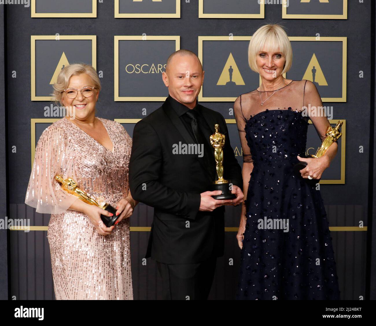 28. März 2022, Los Angeles, CA, USA: LOS ANGELES - 27. MÄRZ: Stephanie Ingram, Justin Raleigh, Linda Dowds bei den Academy Awards 94. im Dolby Theater am 27. März 2022 in Los Angeles, CA (Bildquelle: © Kay Blake/ZUMA Press Wire) Stockfoto