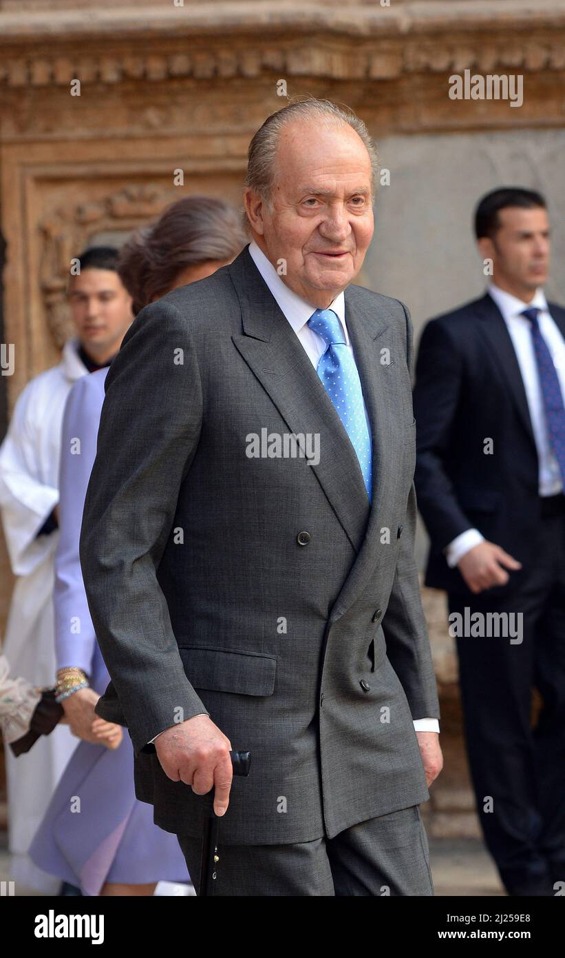 Das letzte Mal, dass der emeritierte König von Spanien Juan Carlos I an der Karwoche Messe in der Kathedrale von Mallorca. Palma de Mallorca, April 2014. Stockfoto