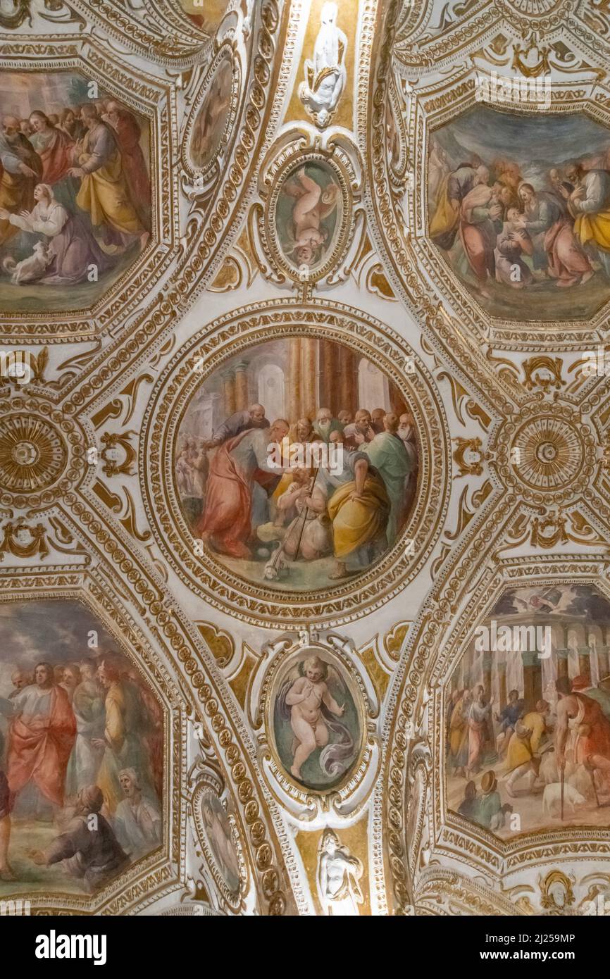 Gemälde, die die Krypta von San Matteo schmücken Stockfoto