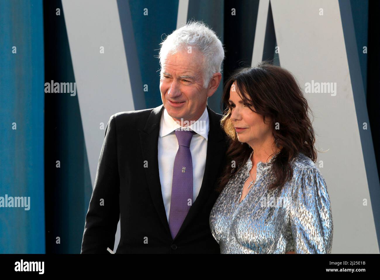 27. März 2022, Beverly Hills, CA, USA: LOS ANGELES - 27. MÄRZ: John McEnroe, Patty Smyth bei der Vanity Fair Oscar Party im Wallis Annenberg Center for the Performing Arts am 27. März 2022 in Beverly Hills, CA (Bildnachweis: © Kay Blake/ZUMA Press Wire) Stockfoto