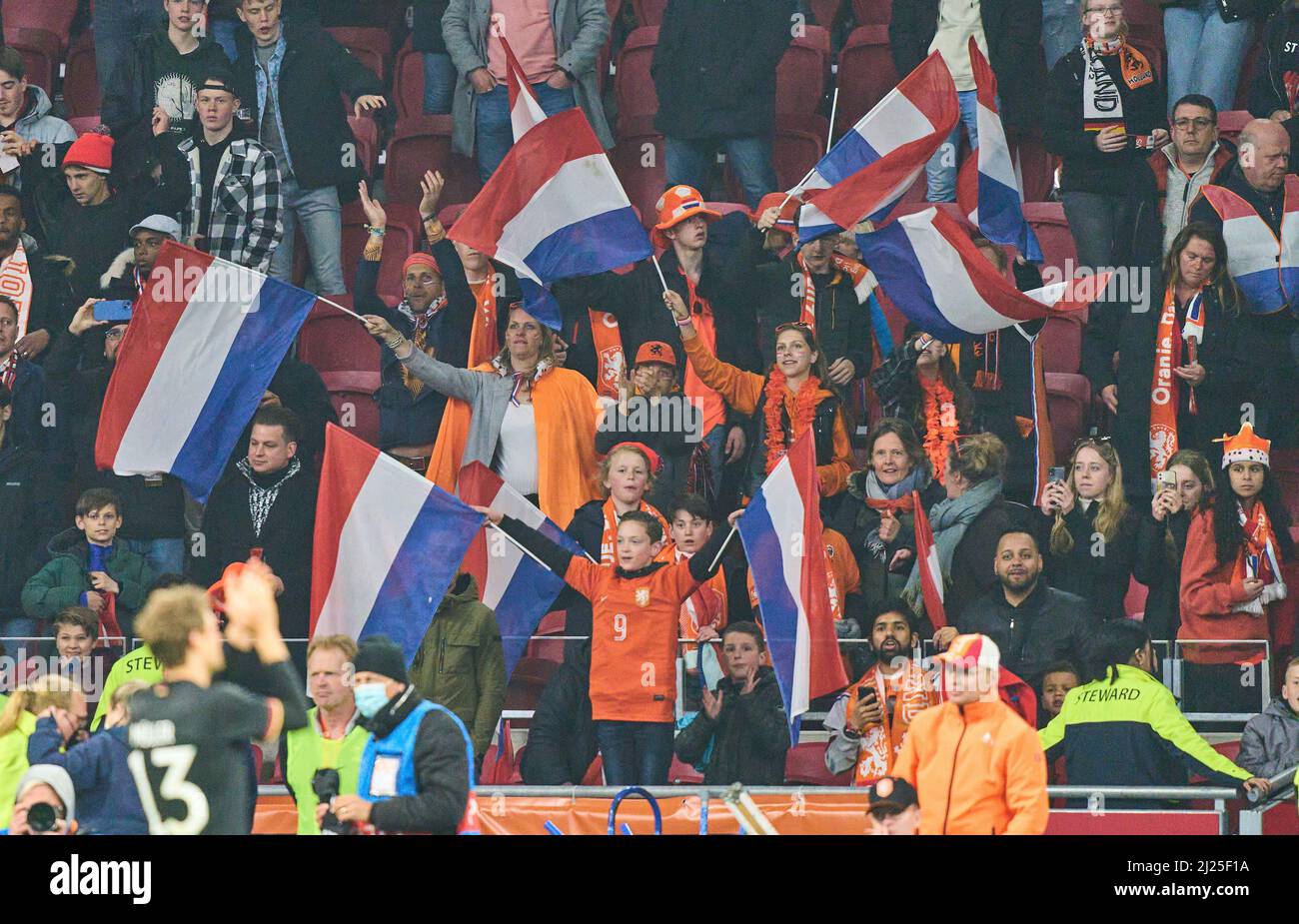 Amsterdam, Niederlande. 29. März 2022. NL-Fans im Freundschaftsspiel NIEDERLANDE - DEUTSCHLAND 1-1 Vorbereitung auf die WM 2022 in Katar, Saison 2021/2022, am 29. März 2022 in Amsterdam, Niederlande. © Peter Schatz / Alamy Live News Credit: Peter Schatz/Alamy Live News Stockfoto