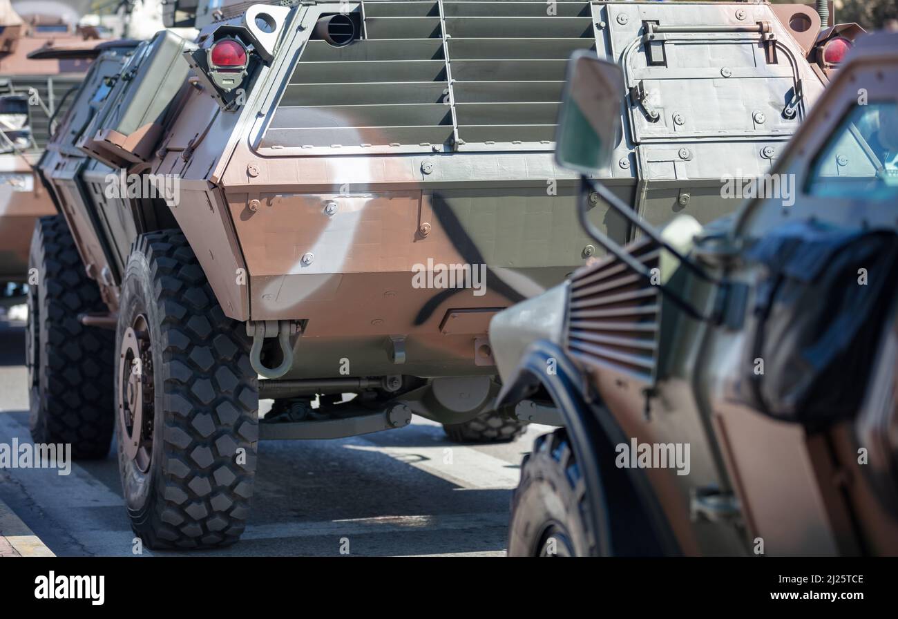 M1117 Guardian Armored Security Vehicle ASV, Militärparade. Kriegswaffe, Tarnfarbenfahrzeug, Nahaufnahme. Armeemaschine Stockfoto