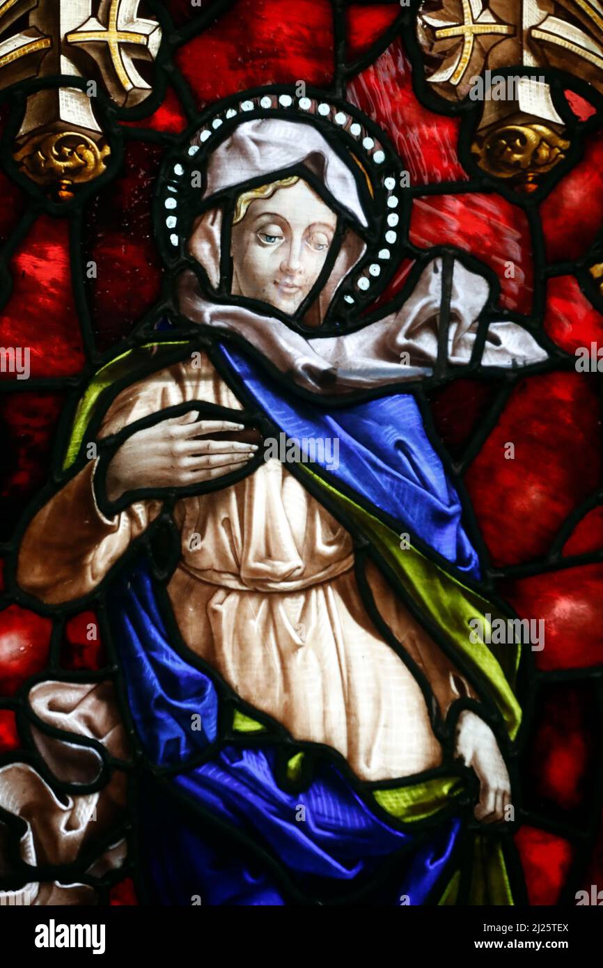 Kirche des Heiligen Hieronymus ( San Jeronimo ) der Königliche. Buntglasfenster. Jungfrau Maria. Stockfoto
