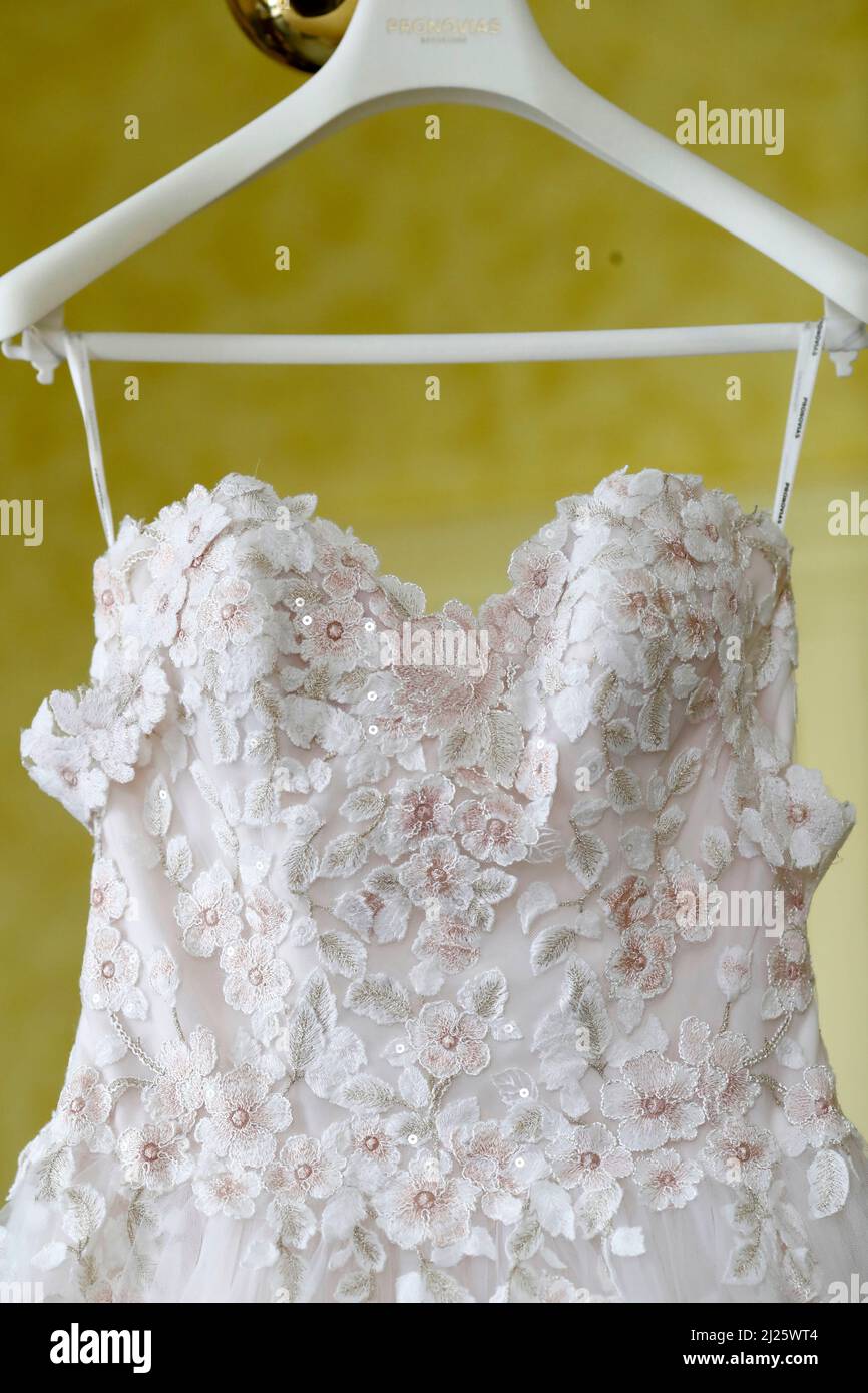 Hochzeitszeremonie. Weißes Hochzeitskleid. Stockfoto