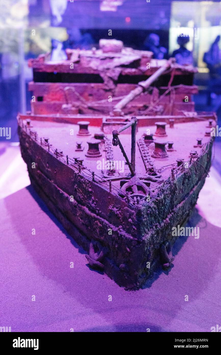 Die Titanic sinkt; Modell des RMS Titanic Wracks unter Wasser auf dem Meeresboden; die Titanic Exhibition, London UK Stockfoto