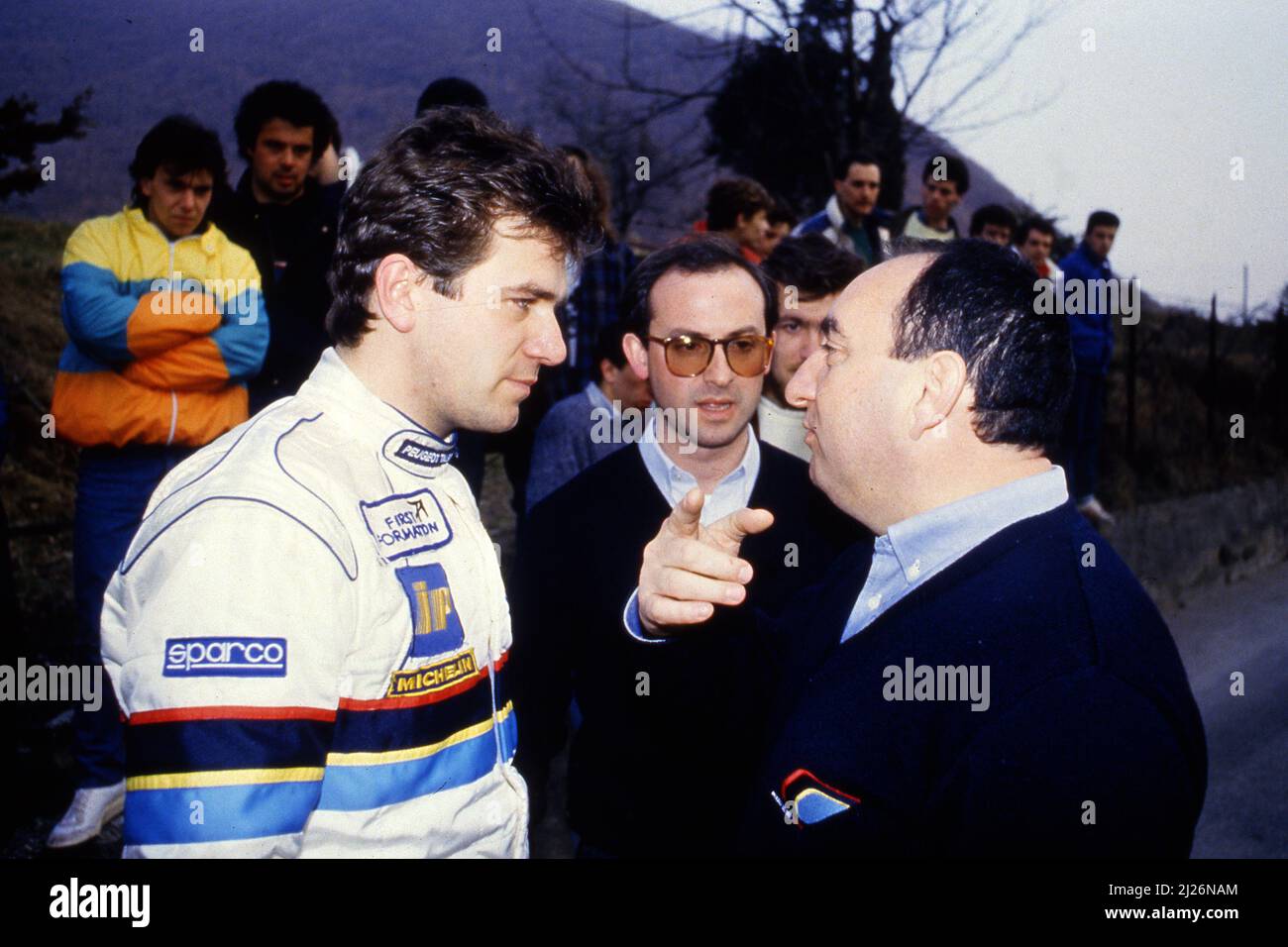 Andrea Zanussi (ITA) spricht mit Claudio Berro und Jean Pierre Nicolas Peugeot Talbot Stockfoto