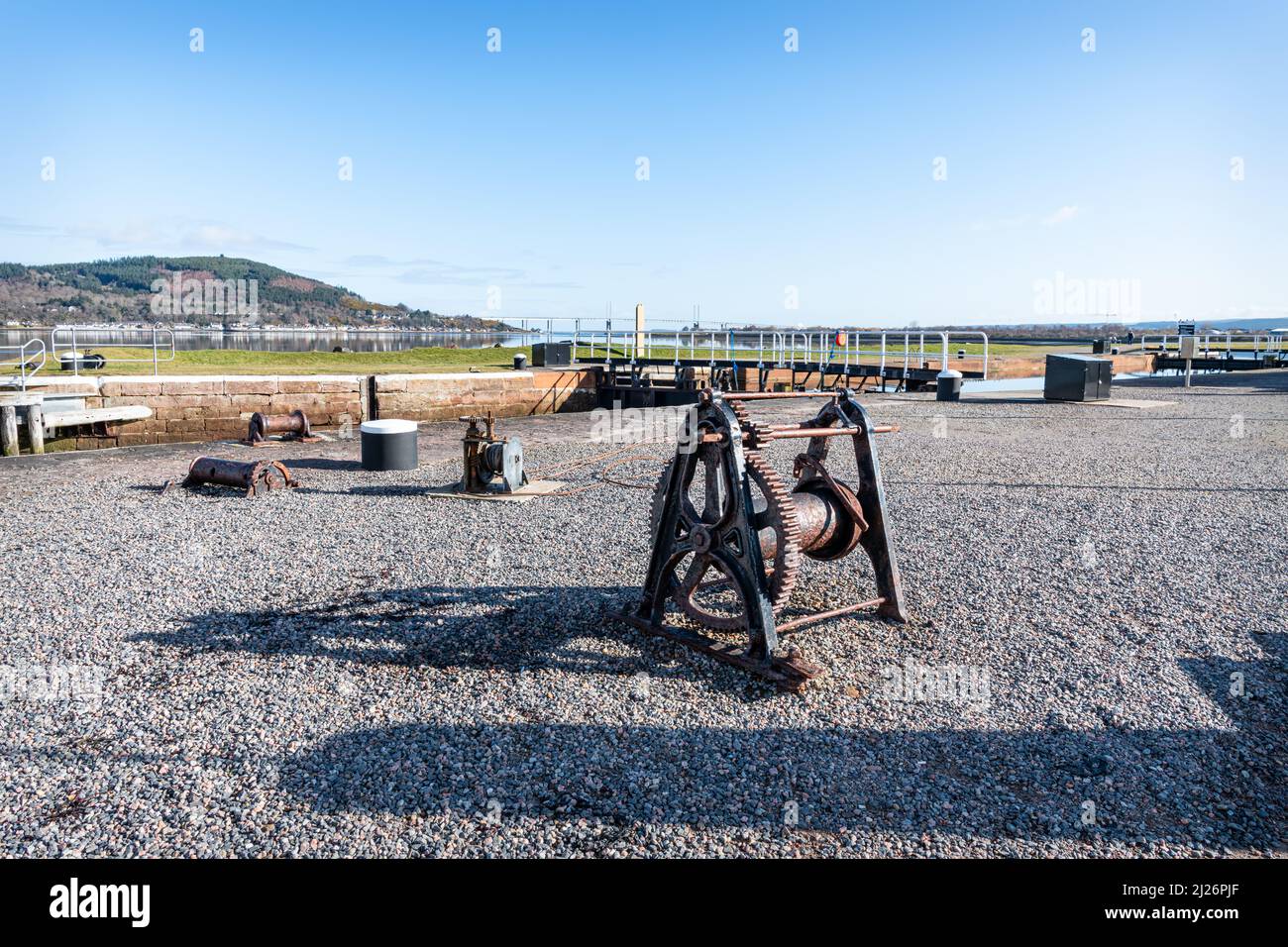 Stillstehende Winde neben der östlichen Schleuse des Kaledonischen Kanals Stockfoto