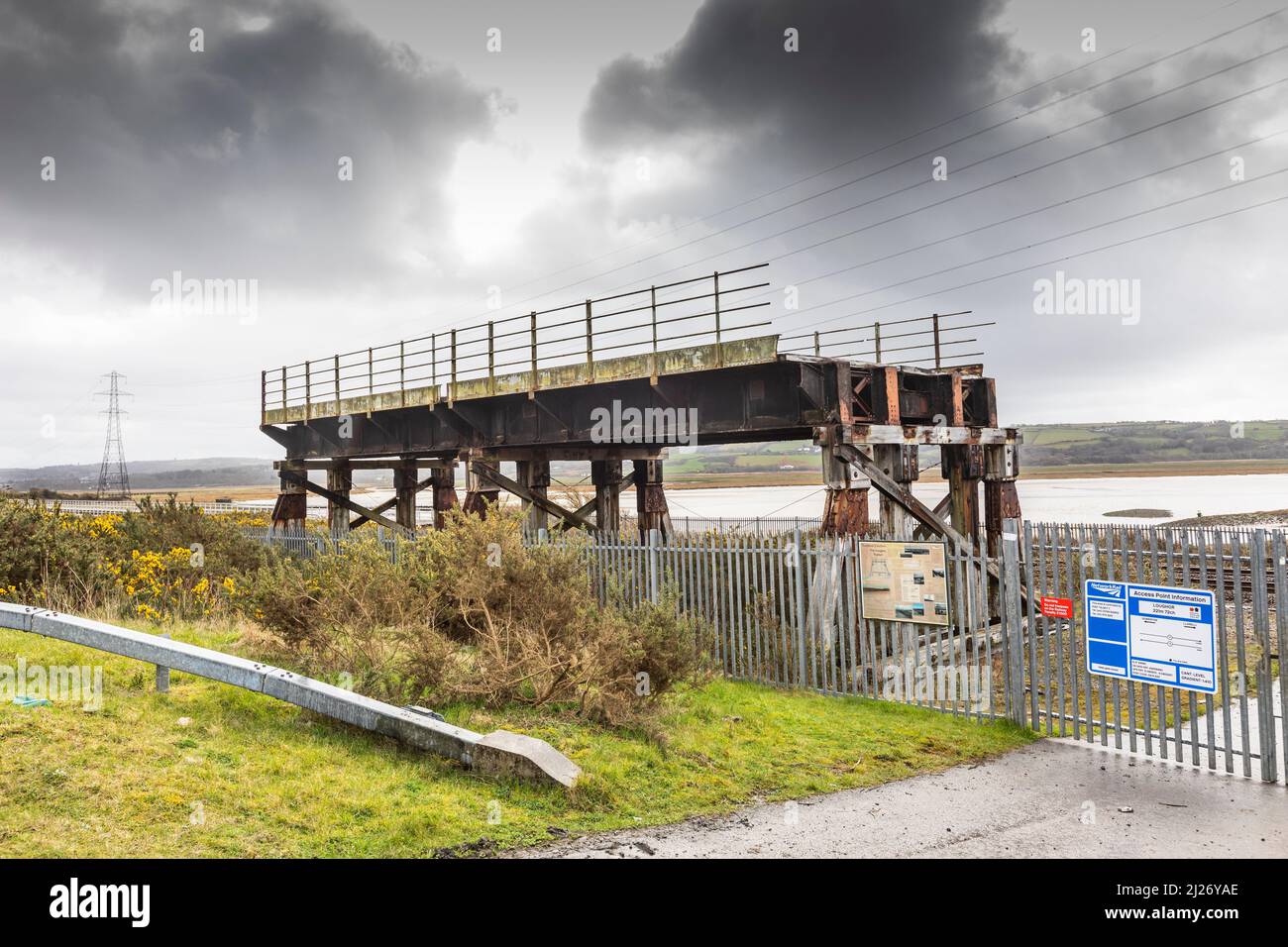 Der verbleibende Abschnitt des Loughor Viadukts, Gower Peninsula, Wales Stockfoto