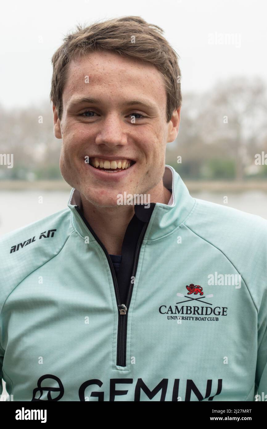 London, Großbritannien. 30. März 2022. Die Crews von Oxford und Cambridge treffen die Presse im London Rowing Club am Putney Embankment. Die Mannschaften der Männer und Frauen beim Sunday's Boat Race nahmen an einer Pressekonferenz Teil. Kredit: Peter Hogan/Alamy Live Nachrichten Stockfoto