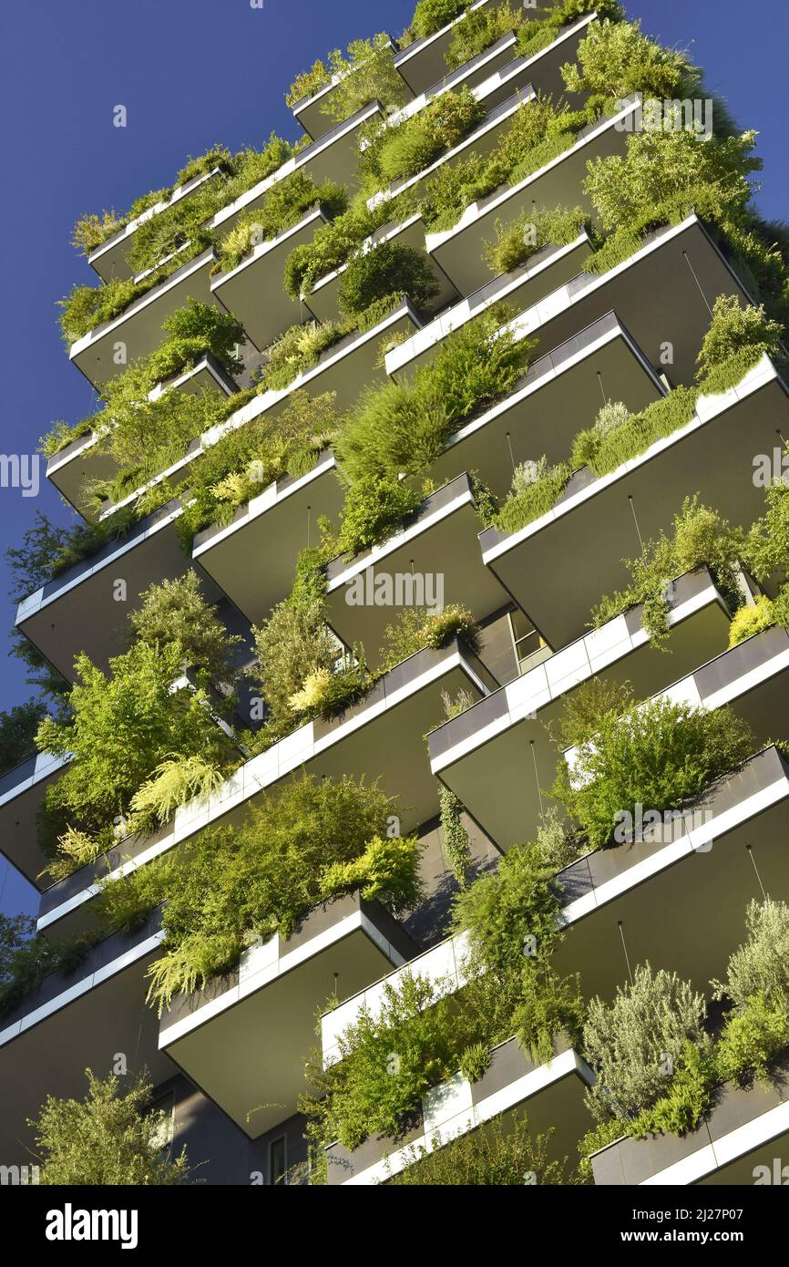 Bosco Verticale - Moderne Wohnturm vertikalen Garten im Viertel Porta Nuova von Mailand Italien. Entworfen von den Architekten des Boeri Studio. Stockfoto