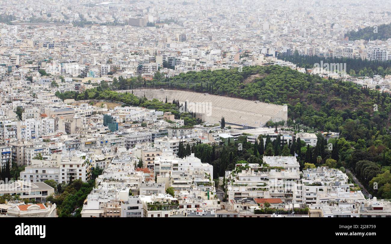 Blick auf die Stadt Athen, Griechenland. Häuserblock. Blick vom Lycabettus Hill. Stockfoto