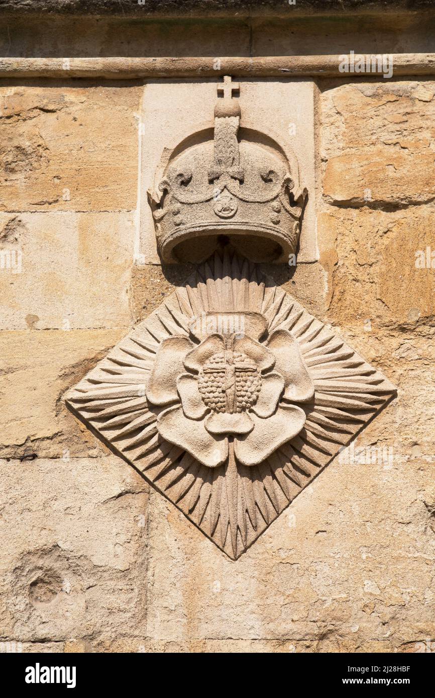 TUDOR Rose-Emblem, St. George Chapel, britische königliche Residenz. Windsor Castle, Windsor, Burkshire, England, Großbritannien Stockfoto