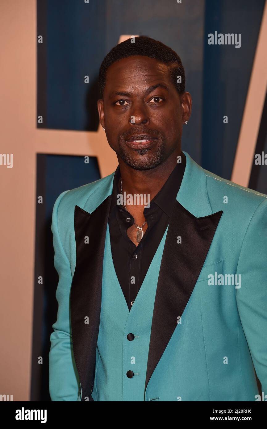 LOS ANGELES, KALIFORNIEN - 27. März: Sterling K. Brown kommt zur Vanity Fair Oscar Party, die von Radhika Jones im Wallis Annenberg Center veranstaltet wird Stockfoto