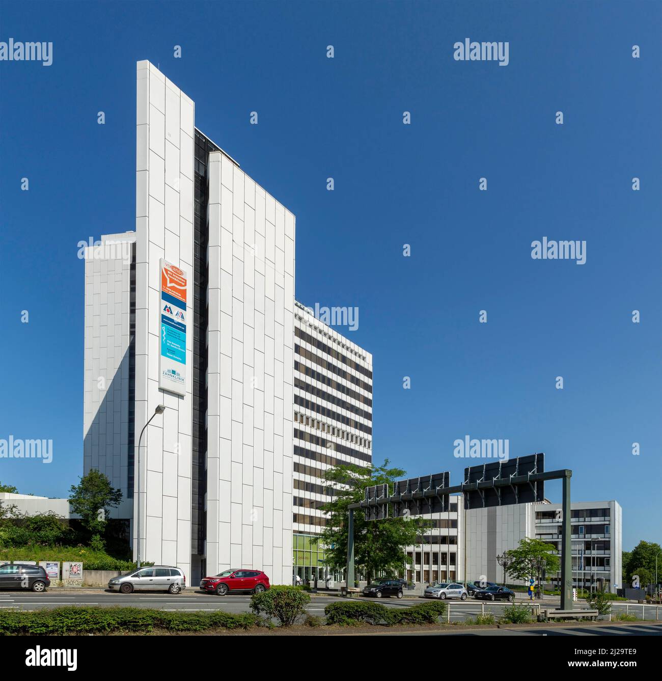Ehemaliges E. AM Ruhrgas-Hauptsitz, heute Ruhrturm-Bürogebäude mit Hotel- und Konferenzzentrum, Essen, Ruhrgebiet, Nordrhein-Westfalen, Deutschland Stockfoto