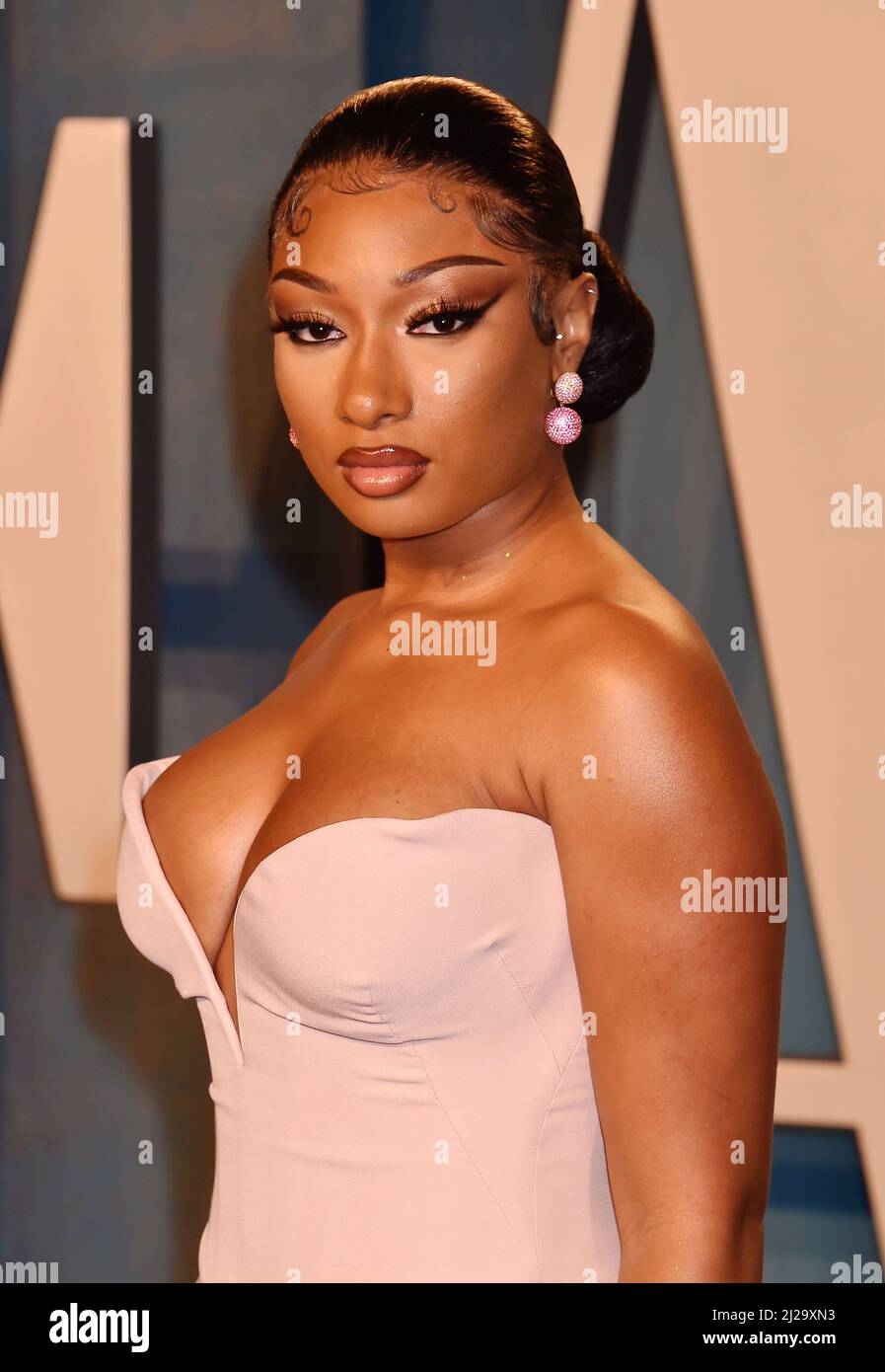 BEVERLY HILLS, CA - 27. MÄRZ: Megan Thee Hengst nimmt an der Vanity Fair Oscar Party 2022 Teil, die von Radhika Jones im Wallis Annenberg Center veranstaltet wird Stockfoto