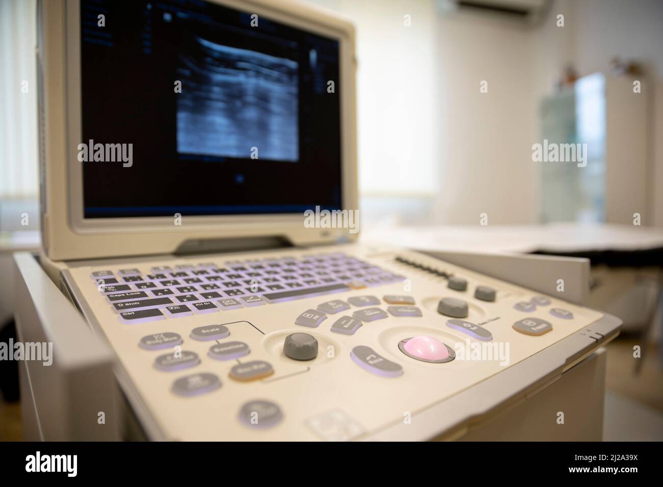 Medizinische Ultraschallgeräte. Ultraschall zur Aufnahme des menschlichen Körpers. Stockfoto