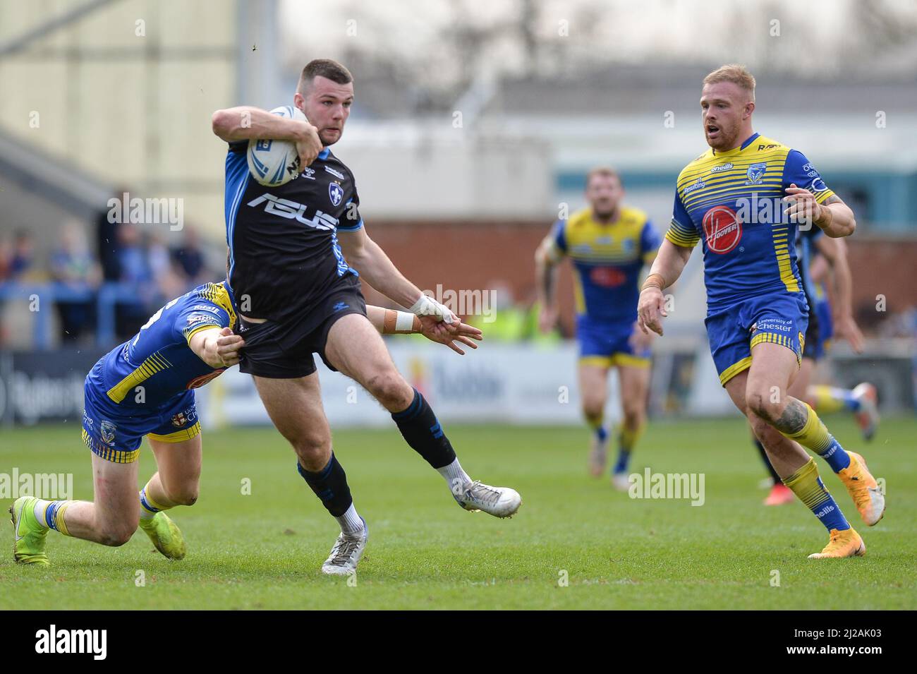 Warrington, England - 27.. März 2022 - Max Jowitt von Wakefield Trinity bricht die Linie. Rugby League Betfred Challenge Cup Warrington Wolves vs Wakefield Trinity im Halliwell Jones Stadium, Warrington, Großbritannien Dean Williams Stockfoto