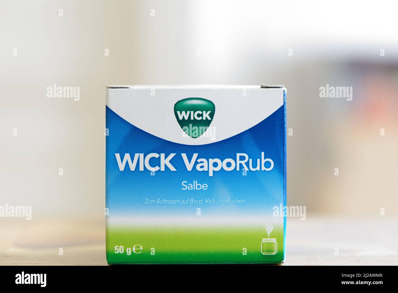 Packung Wick Vapo Rub Salbe Stockfoto