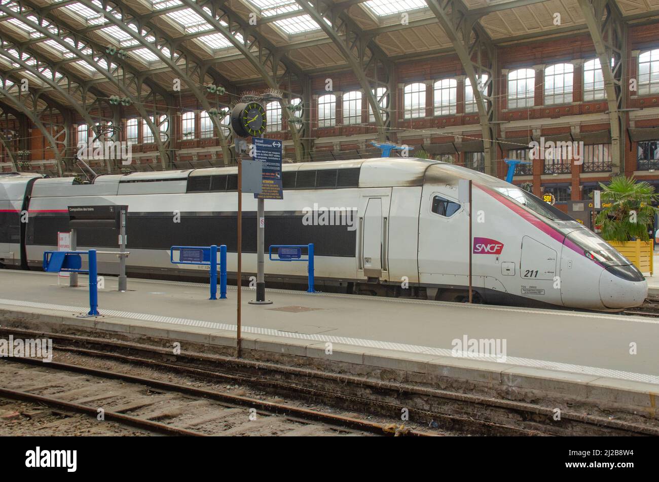 Eisenbahn im Bahnhof von Lille Stockfoto