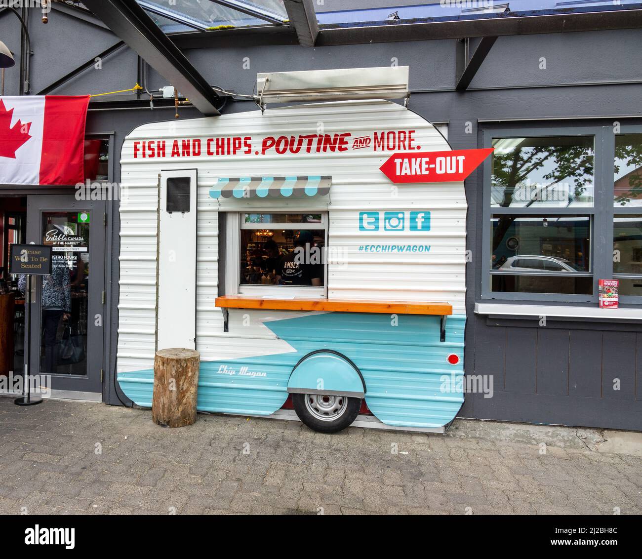 Fish And Chip Poutine Nehmen Sie Das Chip Truck Wagon Restaurant Auf Dem Granville Island Market Vancouver Stockfoto