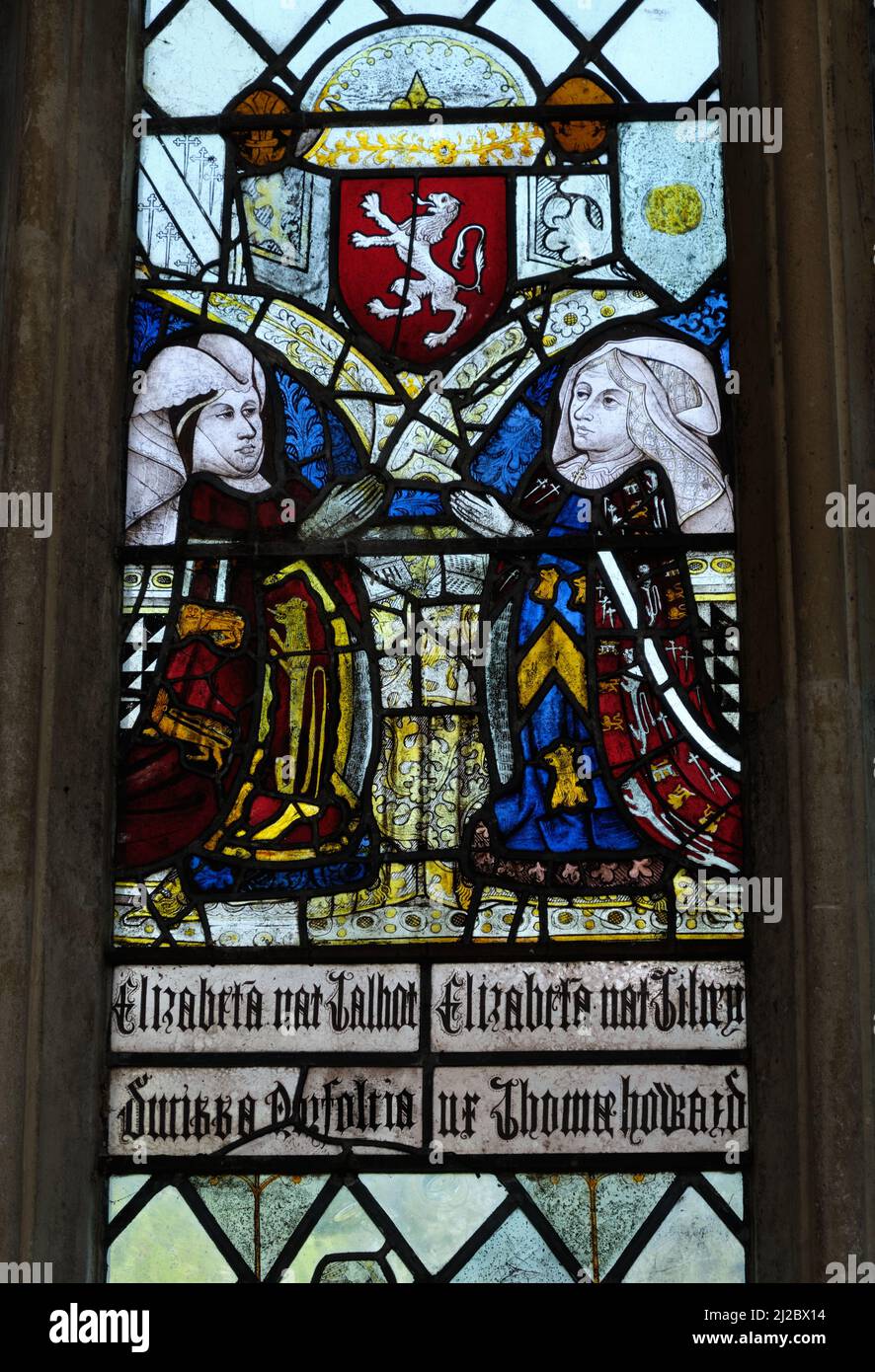 Langes Melford Innenfenster aus Buntglas Stockfoto